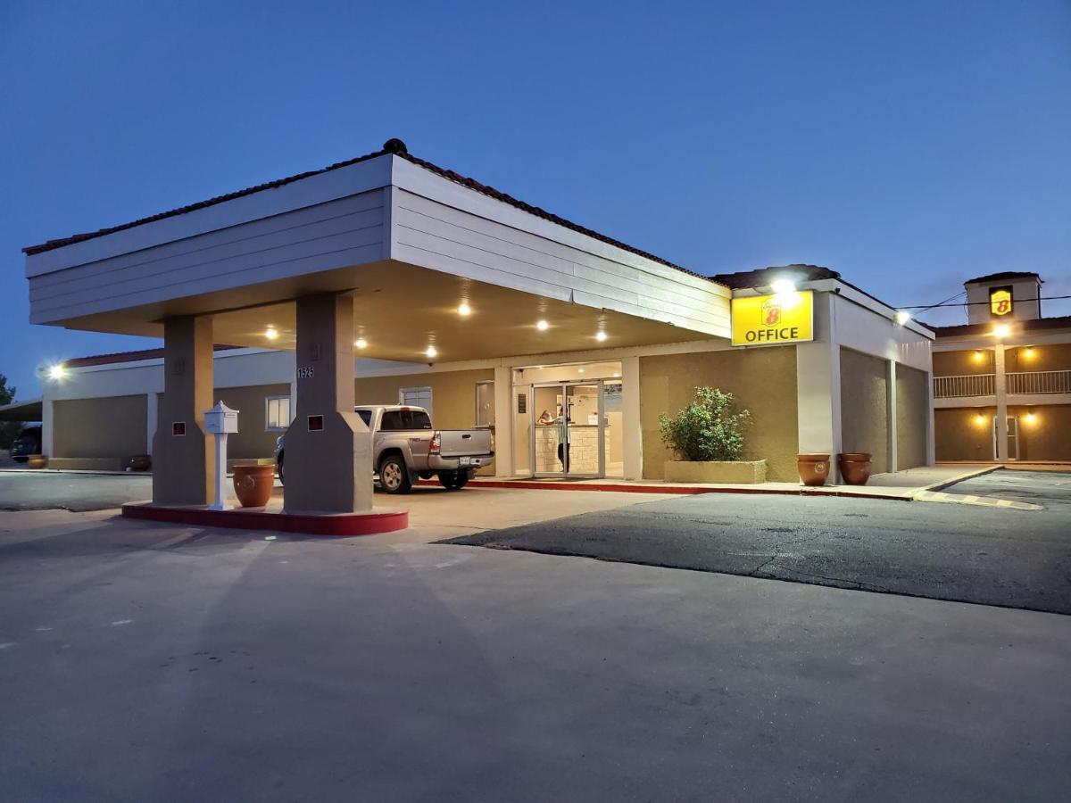 Super 8 By Wyndham Abilene North Otel Dış mekan fotoğraf