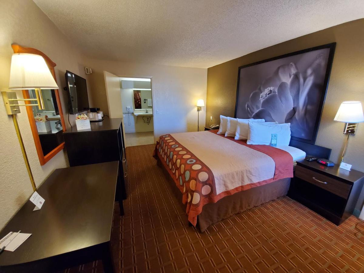 Super 8 By Wyndham Abilene North Otel Dış mekan fotoğraf